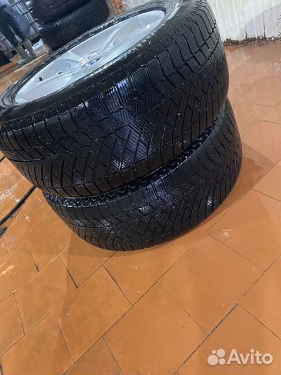 Колёса в сборе зимние на BMW Continental255/55 R18