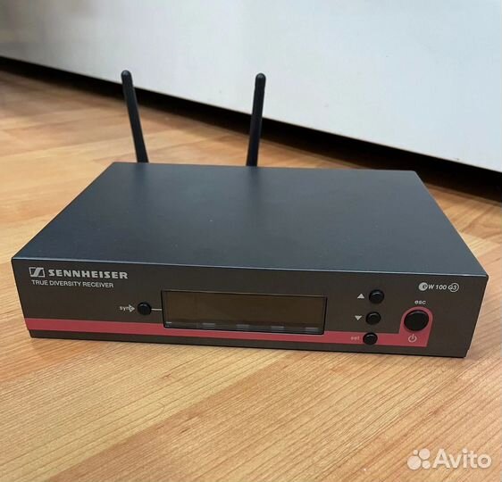 Приемник для радиосистем Sennheiser EM100 G3-B