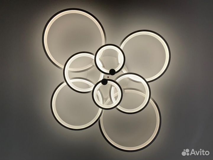 Продам люстрю, новая