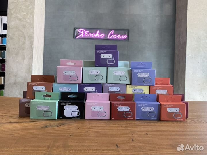 Чехлы на беспроводные наушники AirPods 2/3/Pro