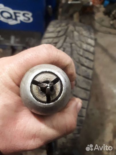 Пистолет для ошиповки новыми шипами