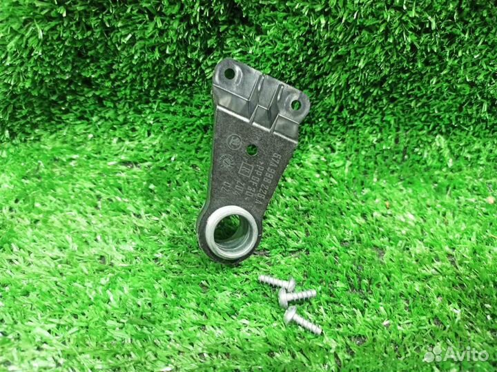 Кронштейн фары Karoq (17) R нижний