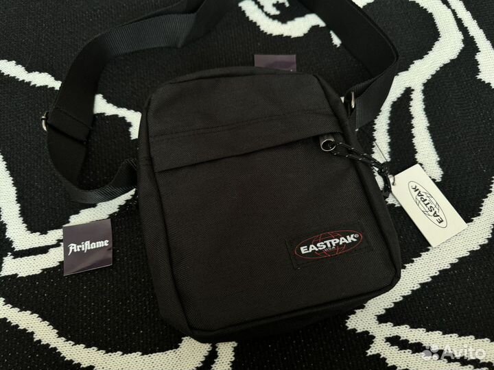 Сумка мессенджер Eastpak