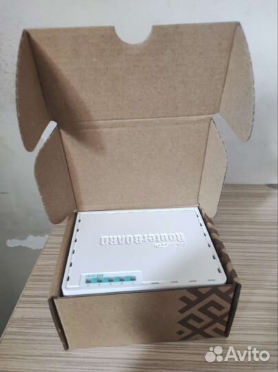 Маршрутизатор mikrotik HEX RB750Gr3