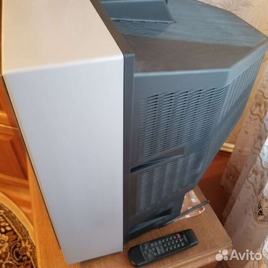 Цветной телевизор Hitachi 54см C21-TF350A