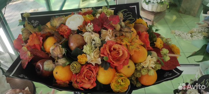 Искусственные цветы букетом