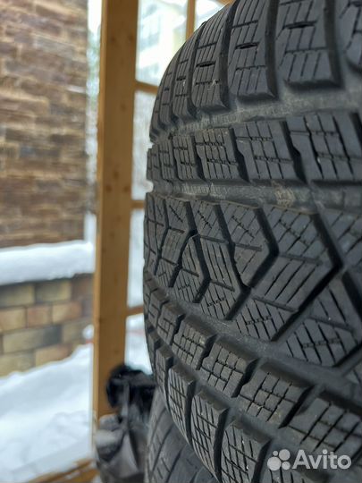 Pirelli Scorpion Winter 295/35 R21 107V