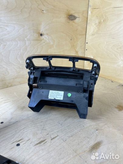 Рамка магнитолы климат-контроля Mercedes-Benz