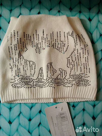 Шапочка для девочки-1шт.на 3-4года. Новая