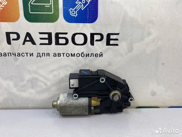 Моторчик люка Mercedes-Benz Gl-Class X164.822 OM