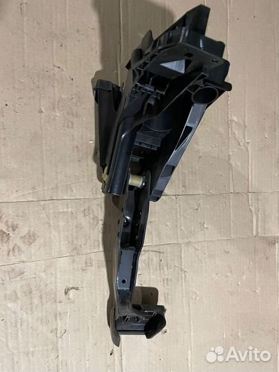 Педаль тормоза Volkswagen Passat B8