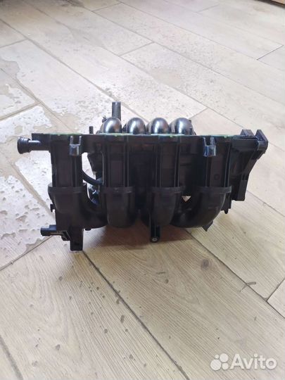 Впускной коллектор