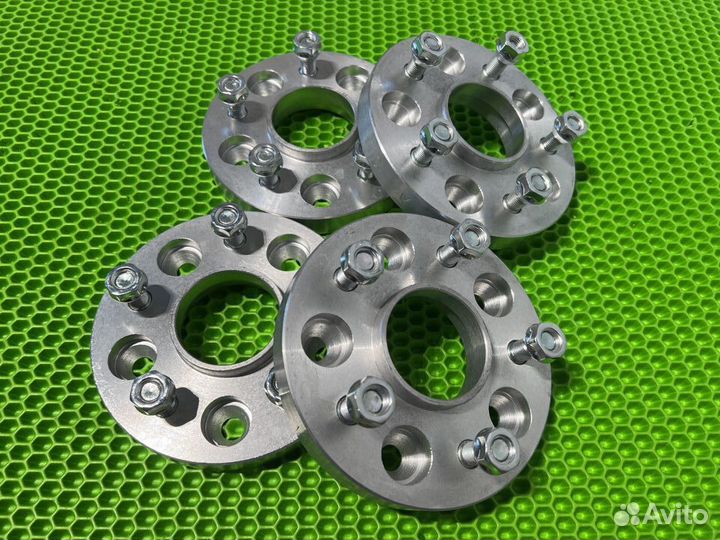 Проставки 5х114,3 20 мм. цо 66,1 Nissan Infiniti