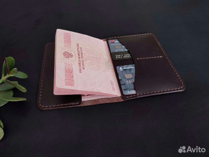 Обложка для паспорта с карманами для карт