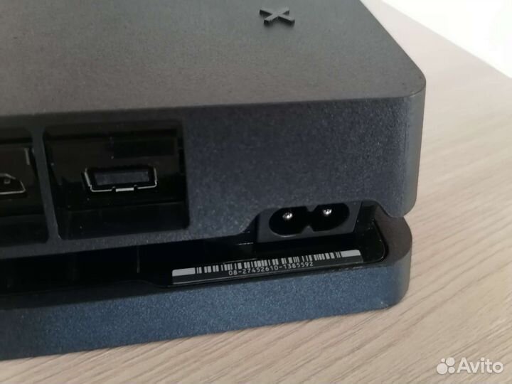 PS4 Slim 1Tb+2джоя, игры