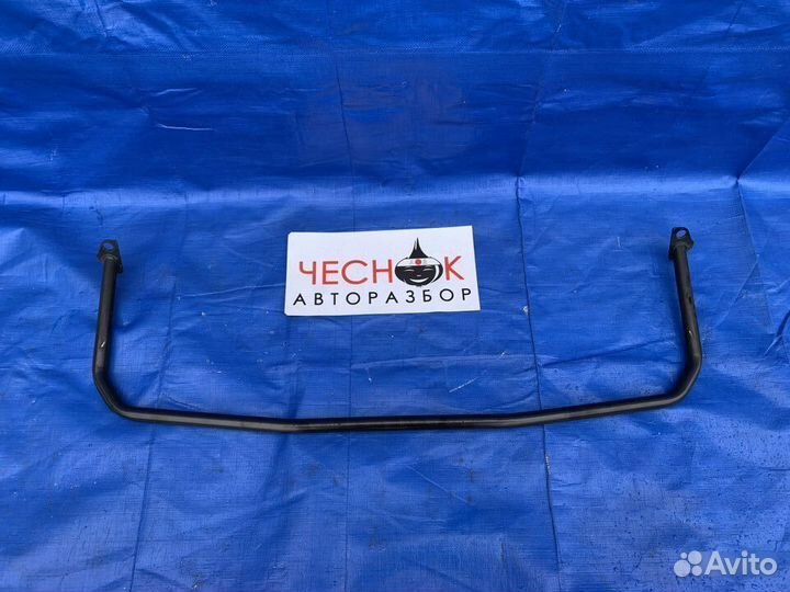 Траверса трубка крепление бампера Touareg NF