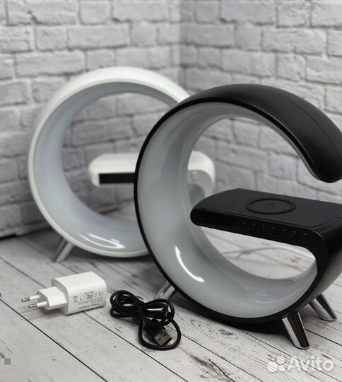 Универсальная световая и звуковая лампа 8в1