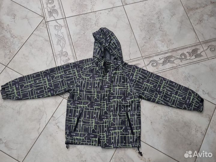 Ветровка на 10-11 лет