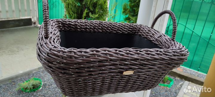 Дровница из искусственного ротанга