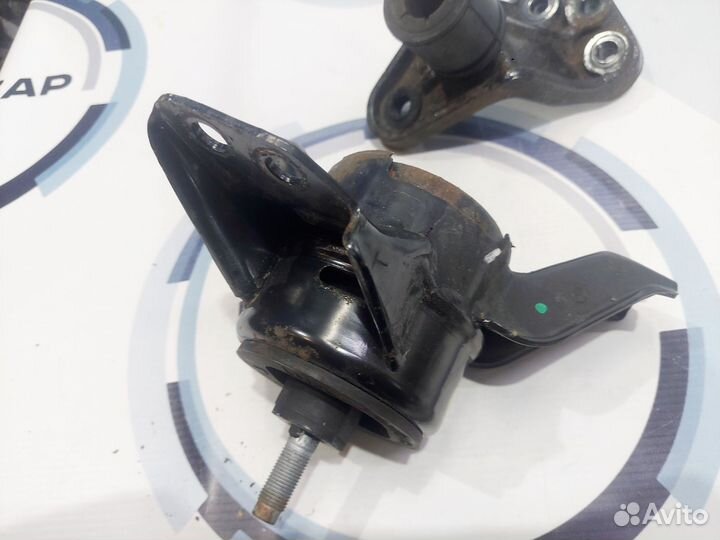 Подушка двигателя правая Kia Sportage 3