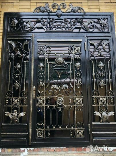 Кованая дверь входная