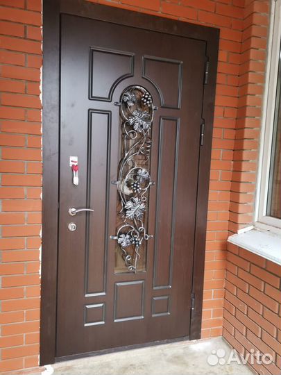 Дверь входная с терморазрывом со стеклом