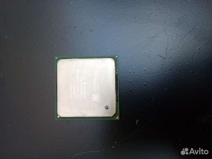 Материнская плата с процессором и памятью