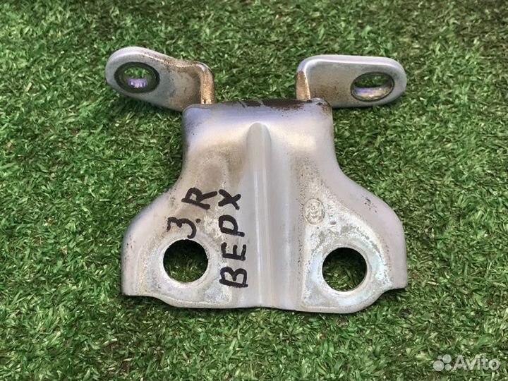 Петля двери задняя правая Ssang Yong Actyon New