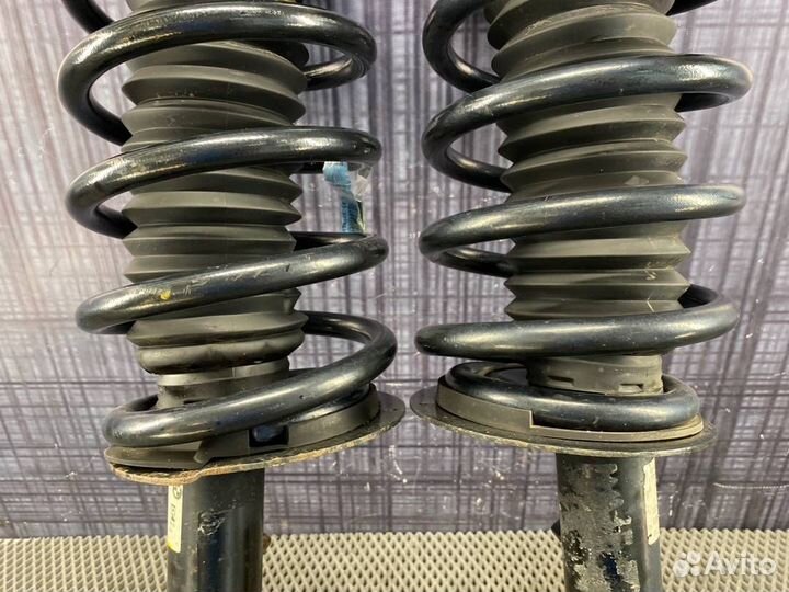 Комплект стоек передний Bmw X5 E53 M54 2004