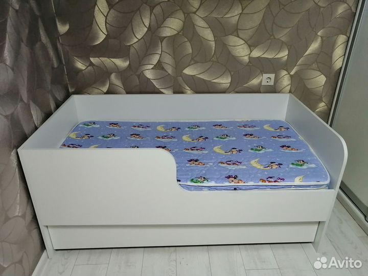 Детская кровать от 3 лет с матрасом бу