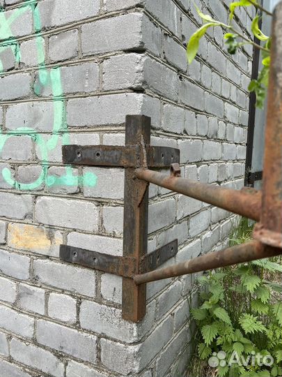 Крепеж для спутниковой антенны