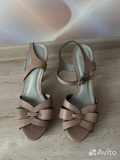 Туфли женские 36 размер бежевые