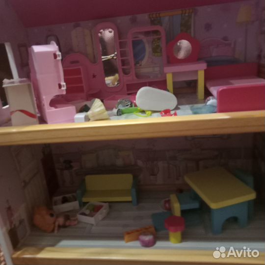 Кукольный домик с мебелью