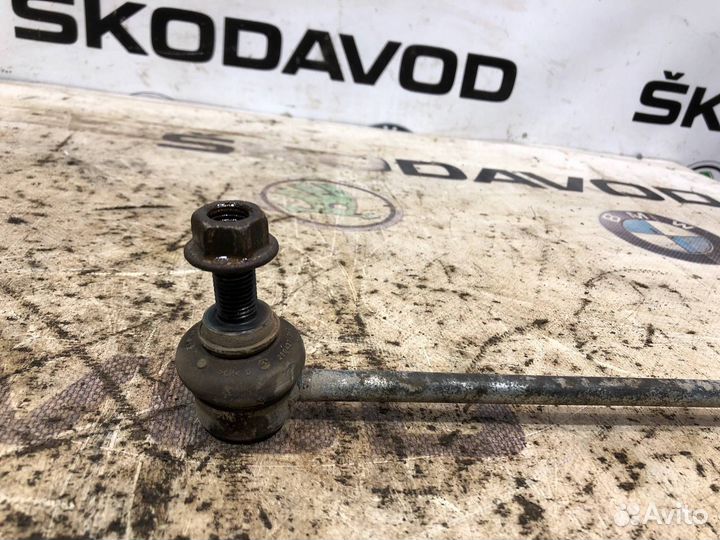 Стойка стабилизатора передняя Volkswagen Passat B7