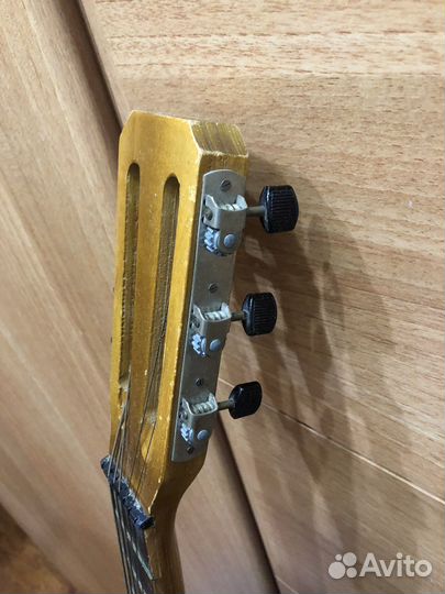 Классическая гитара шестиструнная