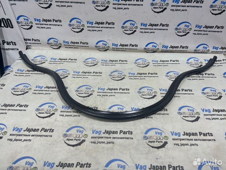 Уплотнительная резинка капота Volkswagen Polo RUS