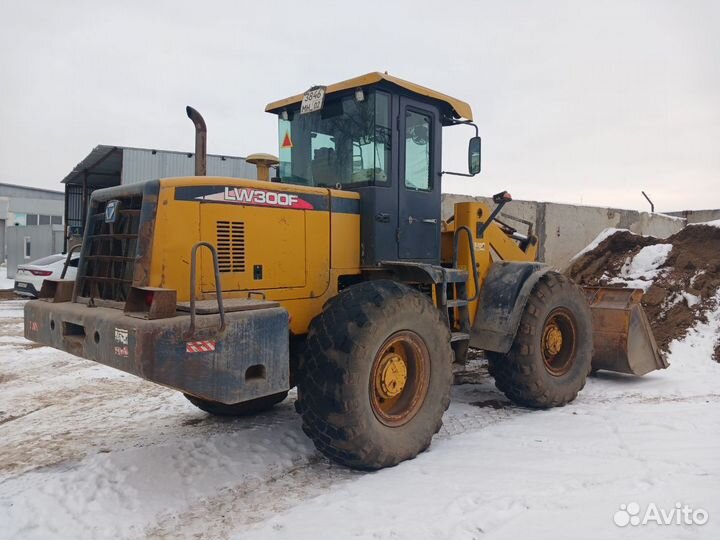 Фронтальный погрузчик XCMG LW300F, 2011