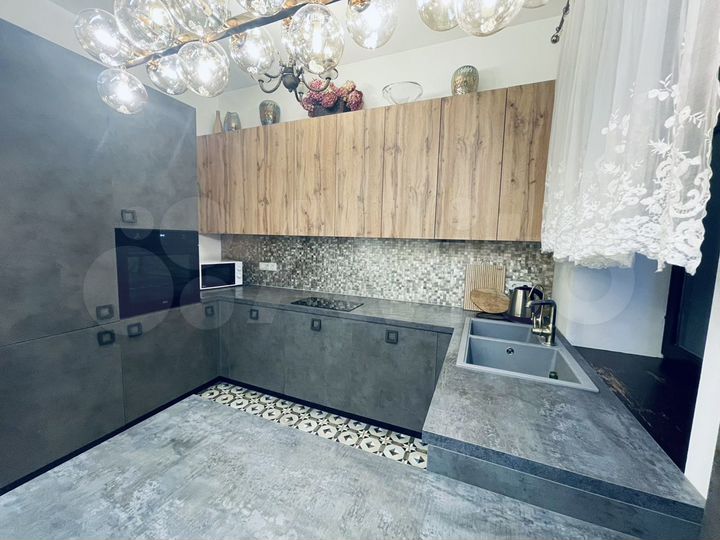 3-к. квартира, 90 м², 4/4 эт.