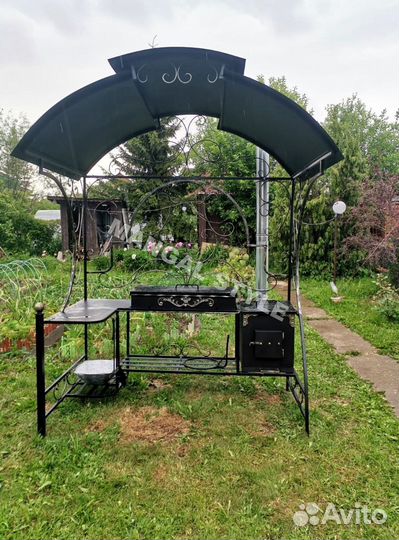 Мангал с крышей