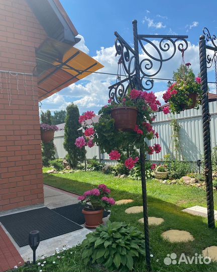 Кованая цветочница с 3 подвесками