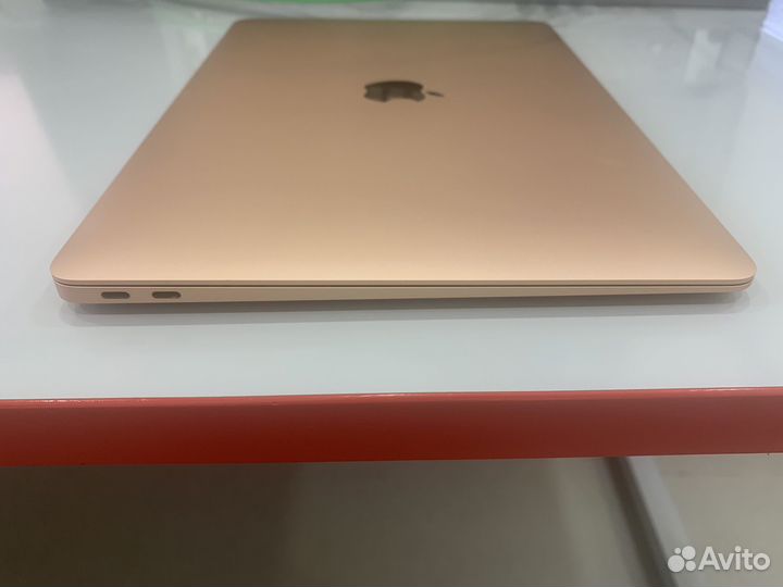 Apple MacBook Pro Air 13 8/256 M1