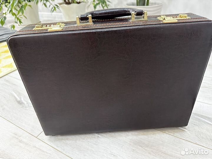 Набор для пикника в чемодане