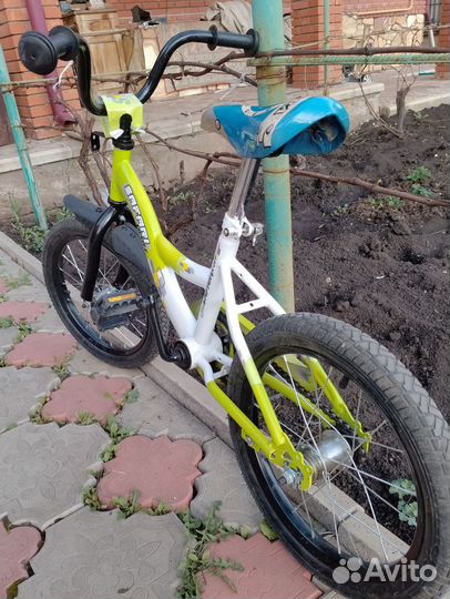 Детский велосипед 16