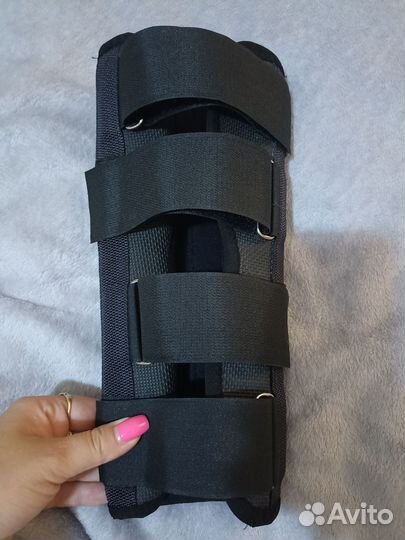 Тутор на коленный сустав