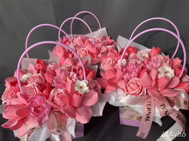 Букеты на 8 марта Цветы на 8 марта Розы