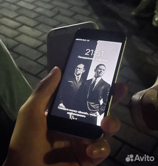 Телефон iPhone 6s 64 gb