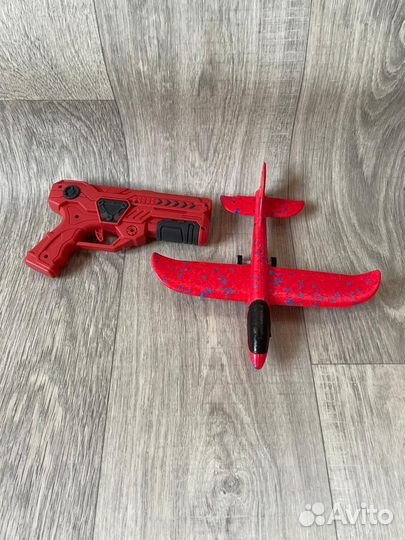 Пистолет с самолетиком