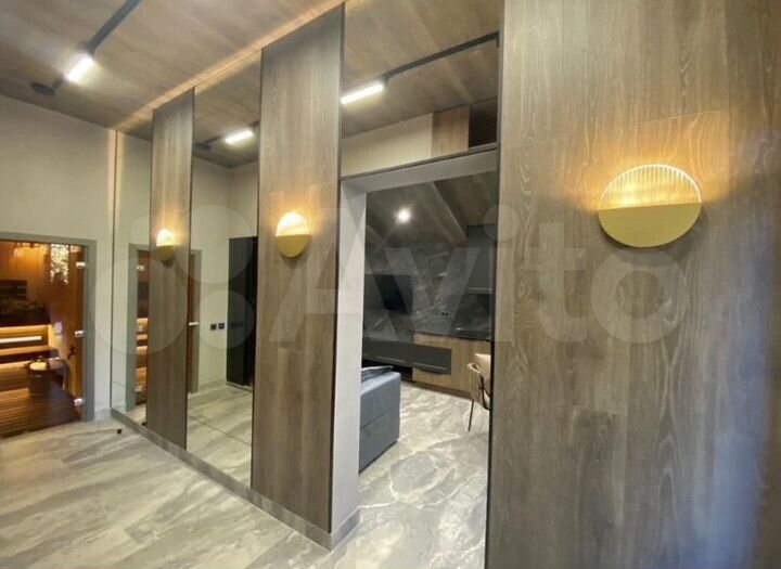 Дом 310 м² на участке 8 сот.