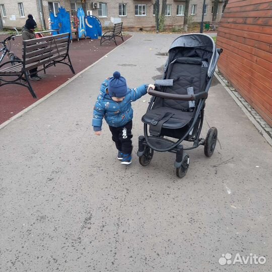Коляска всесезонная