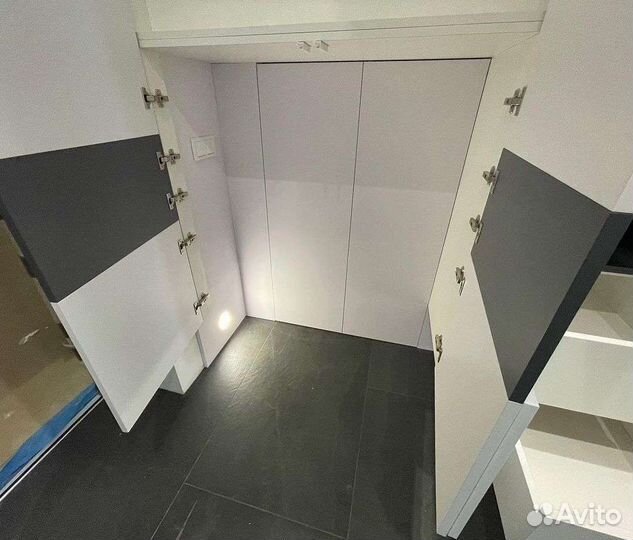 Парящий шкаф